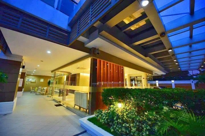 סבו Padgett Place Prime Suites מראה חיצוני תמונה
