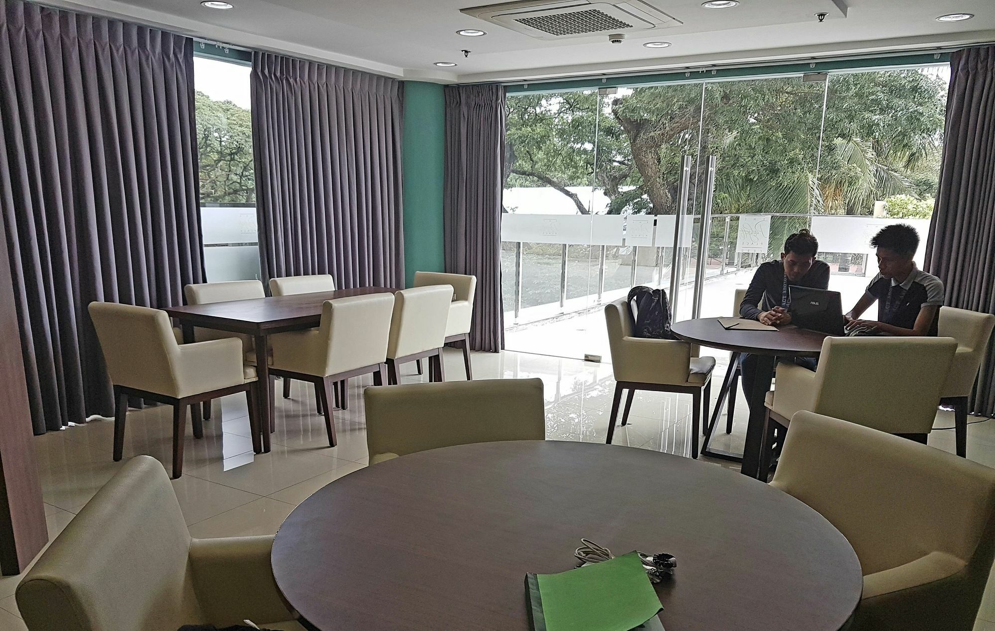 סבו Padgett Place Prime Suites מראה חיצוני תמונה