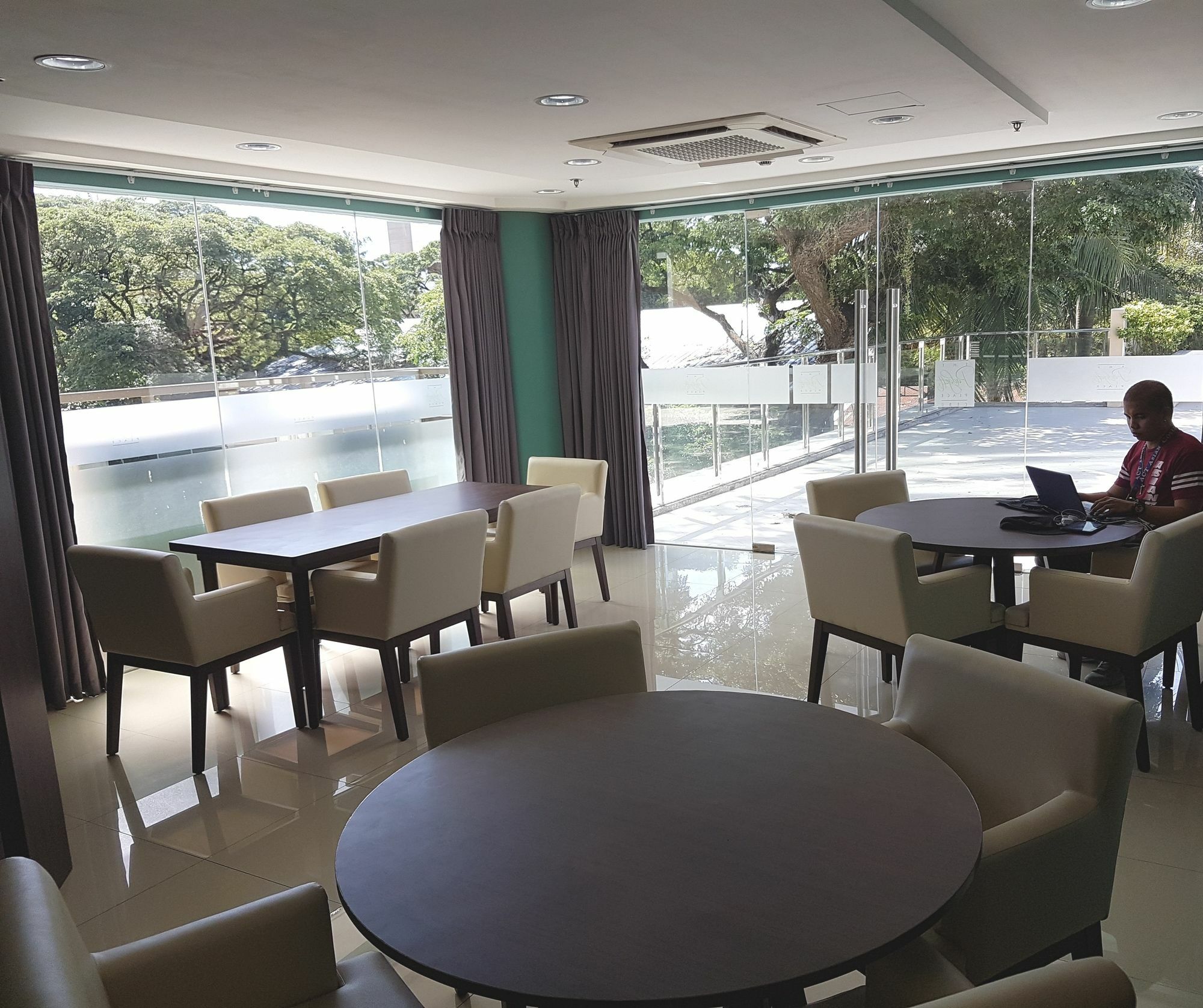סבו Padgett Place Prime Suites מראה חיצוני תמונה
