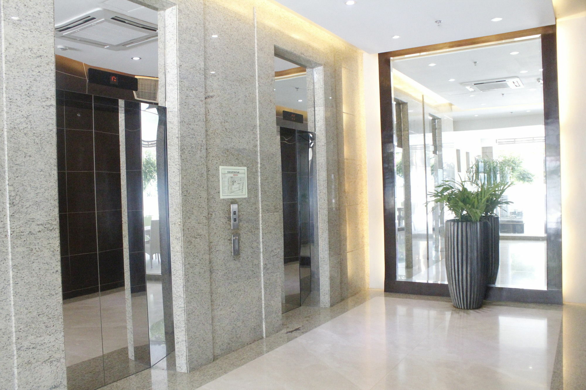 סבו Padgett Place Prime Suites מראה חיצוני תמונה