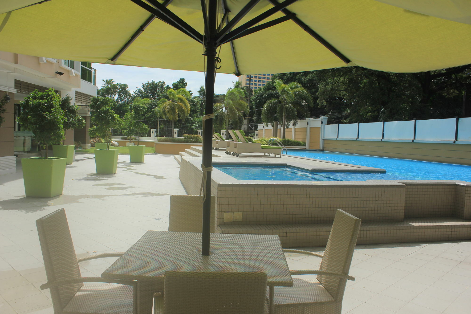 סבו Padgett Place Prime Suites מראה חיצוני תמונה